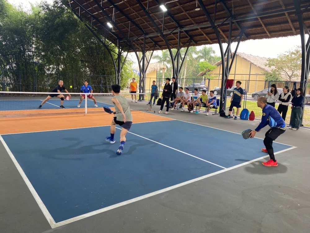 Phường Xuân Hòa: Sôi động giải thể thao cho cán bộ và học sinh THCS