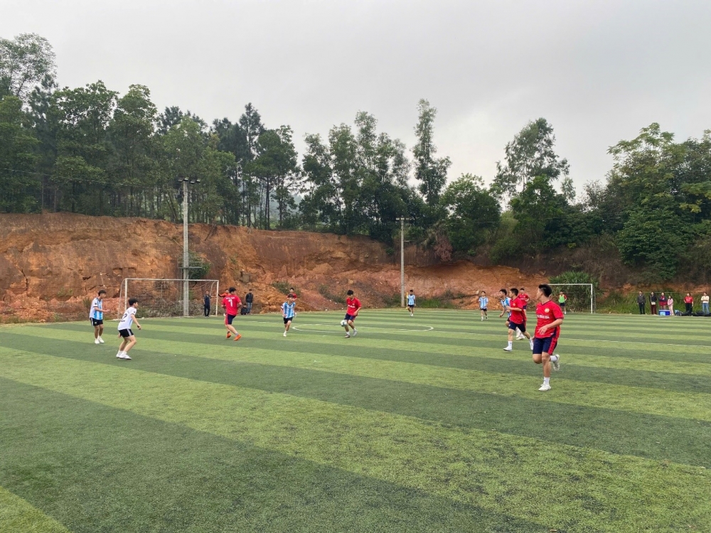 Phường Xuân Hòa: Sôi động giải thể thao cho cán bộ và học sinh THCS