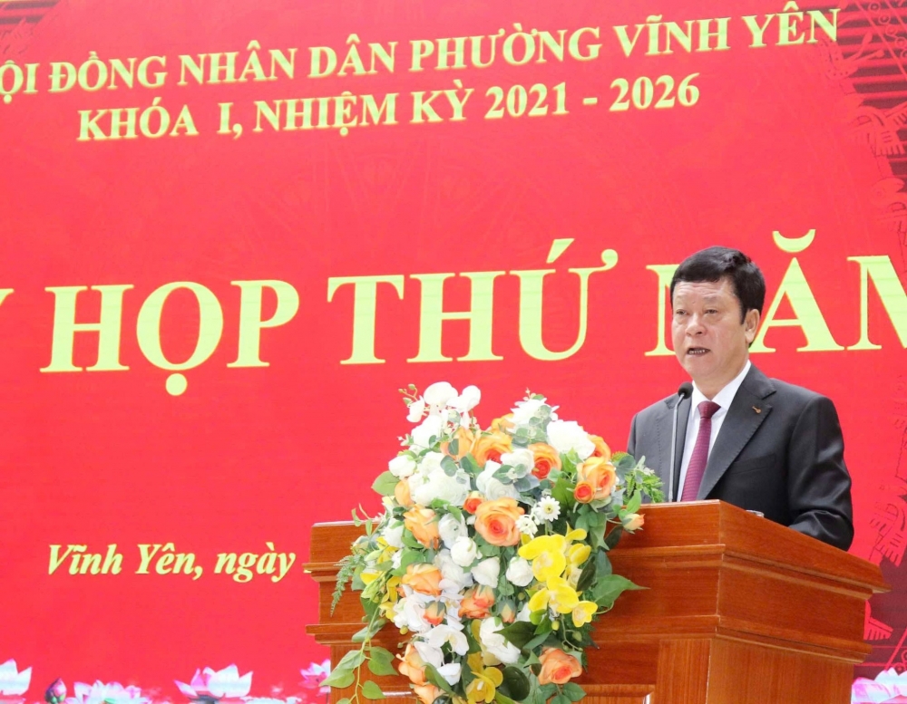 Đ.c Nguyễn Tuấn Hải, Uỷ viên BTV Đảng uỷ, Phó Chủ tịch UBND phường trình bày báo cáo và Tờ trình về các nội dung: Tình hình thực hiện kế hoạch phát triển kinh tế - xã hội 5 năm 2021-2025 và năm 2025; kế hoạch phát triển kinh tế - xã hội 5 năm 2026-2030; kế hoạch phát triển kinh tế - xã hội năm 2026.