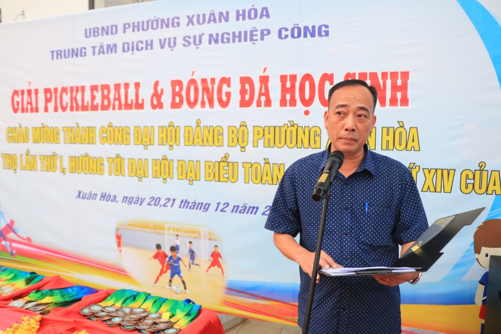 Phường Xuân Hòa: Trao giải Giải Pickleball và bóng đá cho học sinh THCS