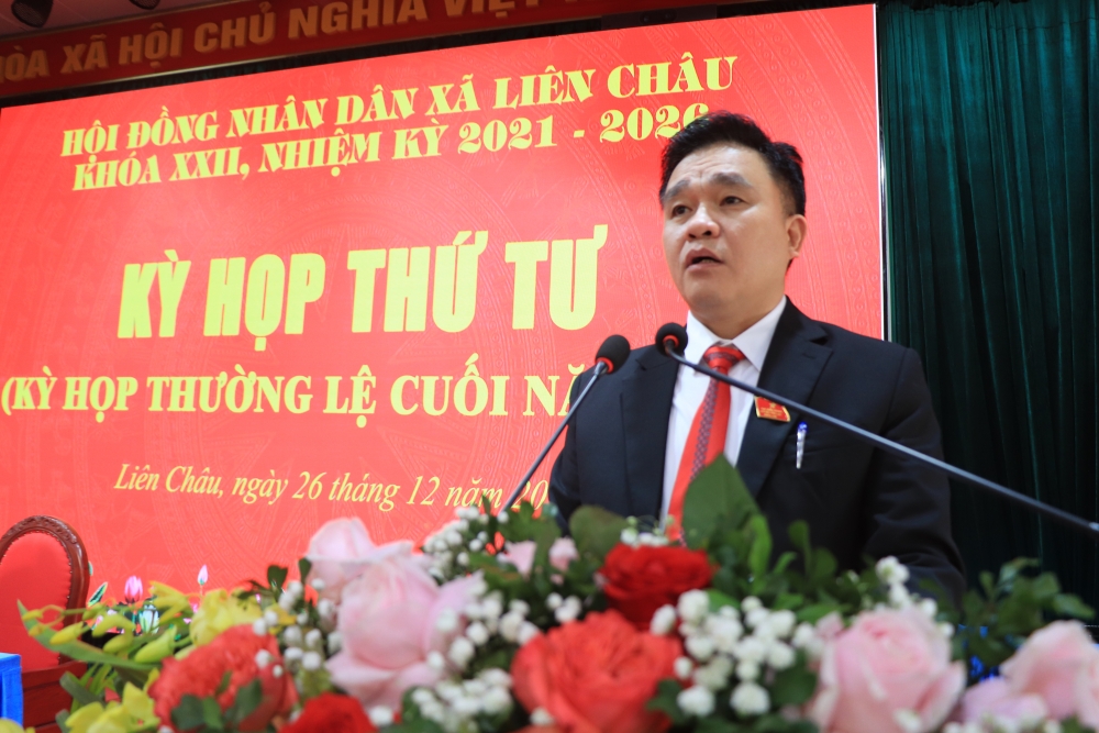 Đồng chí Trần Minh Tuấn, Phó Chủ tịch UBND xã Liên Châu phát biểu tại hội nghị