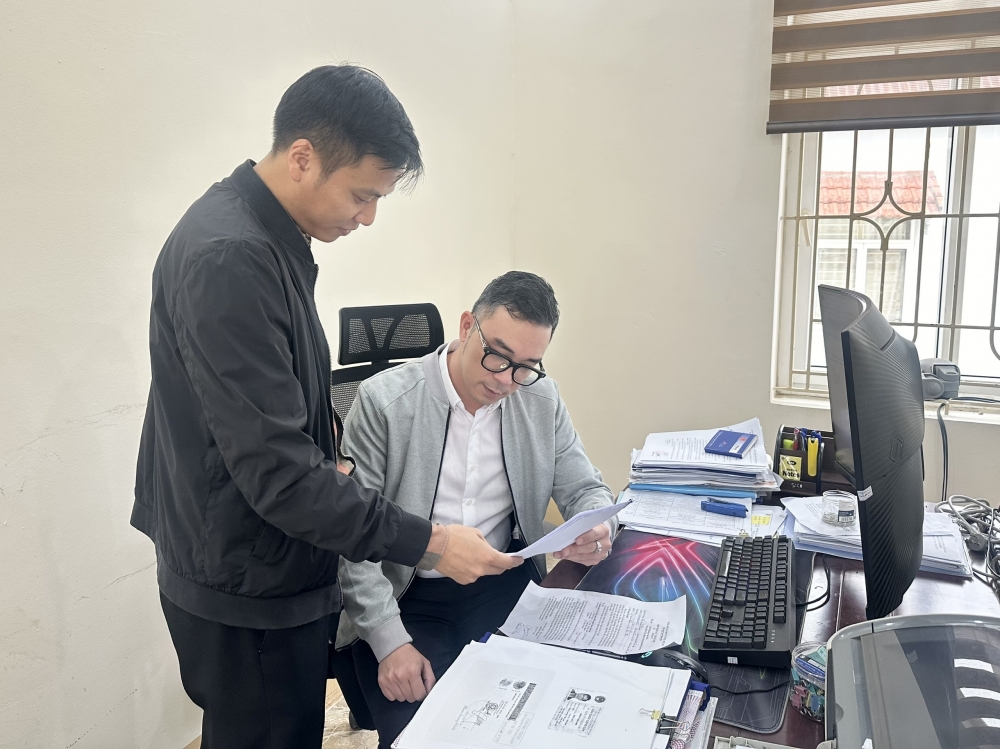 Tập thể Phòng Kinh tế, Hạ tầng và Đô thị phường Vĩnh Phúc đoàn kết, thống nhất, nỗ lực hoàn thành tốt các nhiệm vụ được giao.