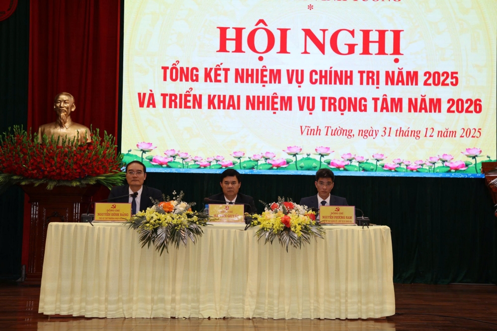 Lãnh đạo xã Vĩnh Tường chủ trì hội nghị