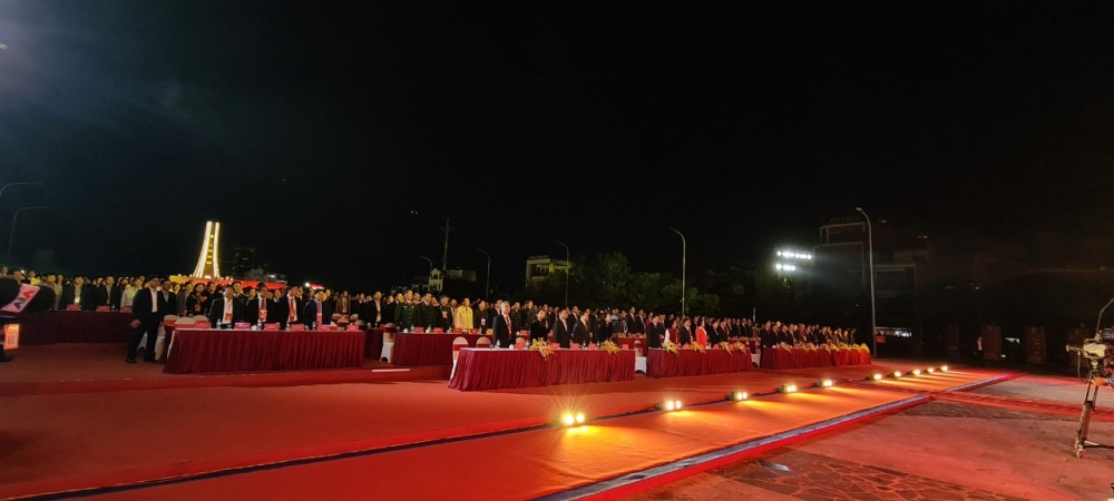 Chủ tịch Quốc hội Vương Đình Huệ dự lễ công bố thành lập thị xã Việt Yên, Bắc Giang