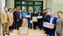 ĐH Thái Nguyên tặng hơn 2.000 sản phẩm sát khuẩn cho Vĩnh Phúc