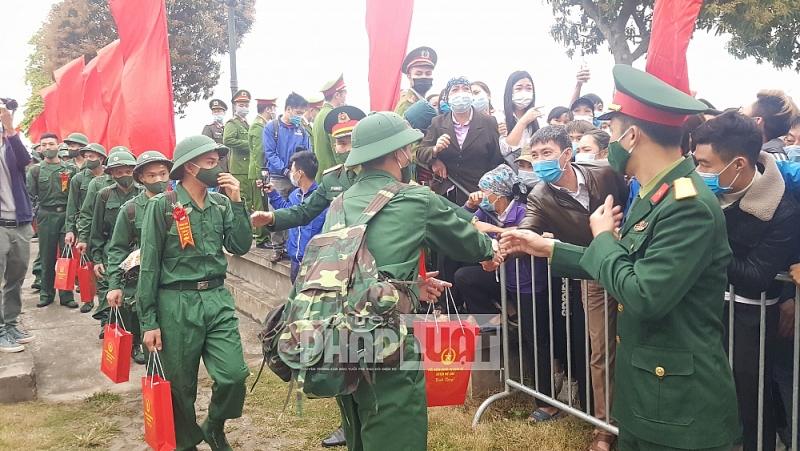 Lễ giao, nhận quân tại huyện Mê Linh đảm bảo nhanh, gọn và trang trọng