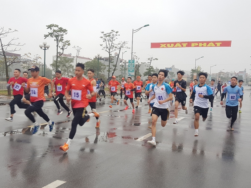 Bắc Giang: 345 vận động viên tham gia Giải việt dã “Chinh phục đỉnh Non Vua huyền thoại”