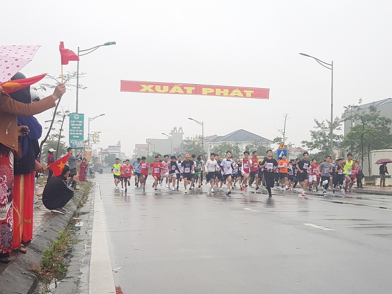 Bắc Giang: 345 vận động viên tham gia Giải việt dã “Chinh phục đỉnh Non Vua huyền thoại”