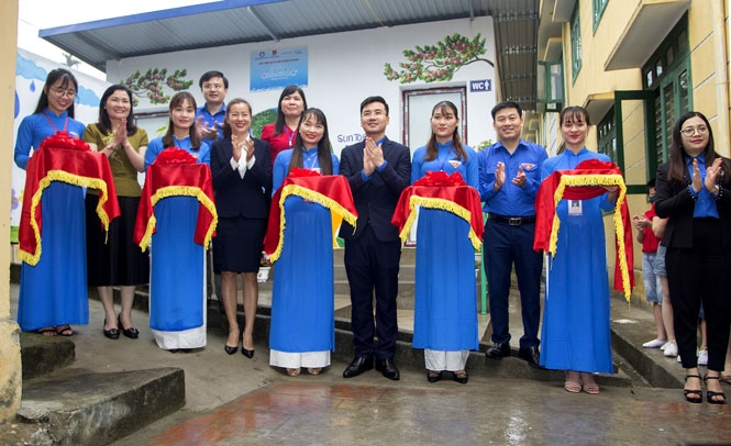 Thái Nguyên: Nhà vệ sinh làm bằng chai nhựa dạy học sinh bảo vệ môi trường