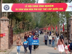 bac giang hon 300 nghin du khach den voi le hoi chua vinh nghiem