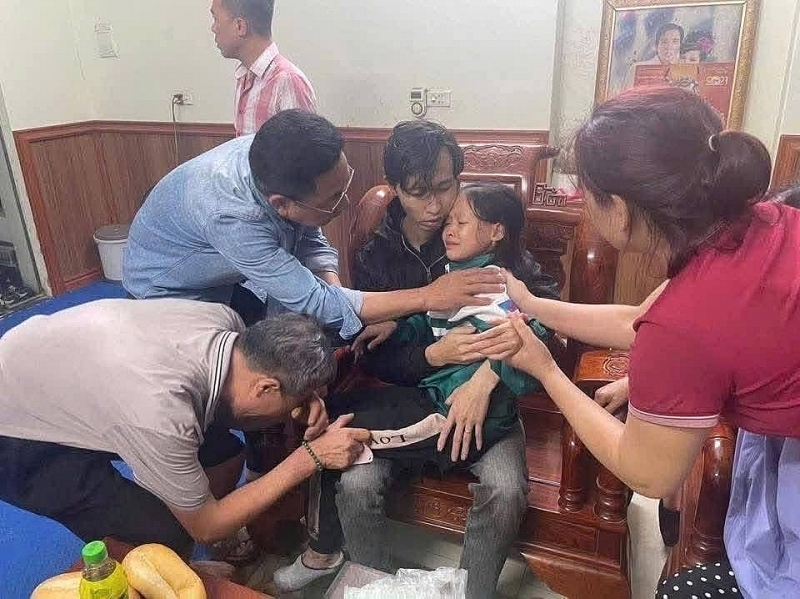 Công an Bắc Ninh kịp thời giải cứu bé gái bị kề dao vào cổ