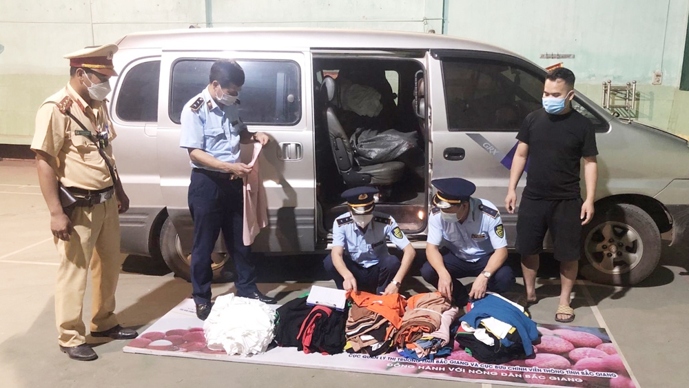 CSGT TP Bắc Giang ngăn chặn xe ô tô vận chuyển hàng lậu