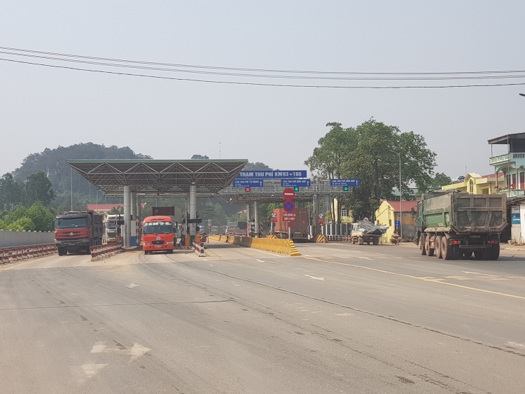 Chặn xe thu phí trên Quốc lộ 1 để hoàn tiền cho đường cao tốc khác