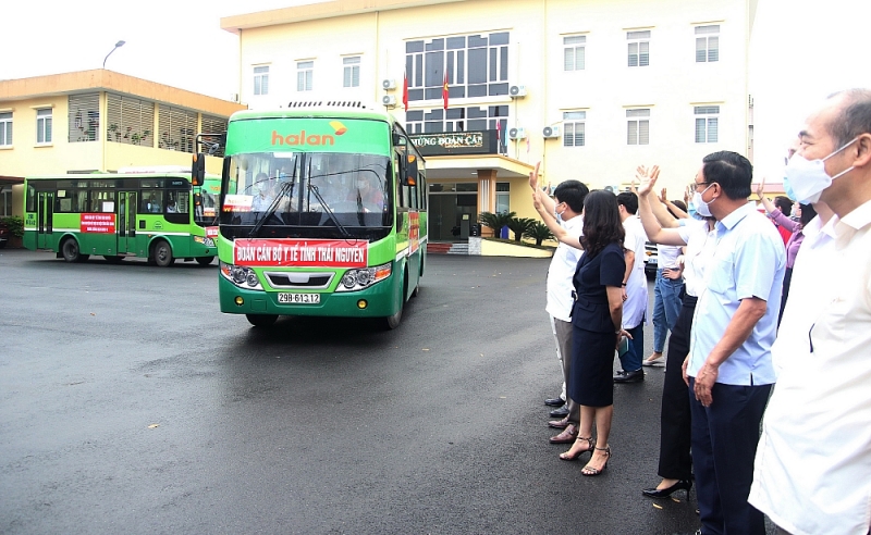 Thái Nguyên cử 51 cán bộ y tế có chuyên môn cao hỗ trợ tỉnh Bắc Giang chống dịch