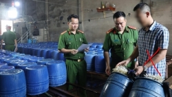 bac giang khoi to chu co so san xuat 60 tan gia do ngam hoa chat