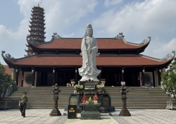 bac giang chua phuc son da san sang ton tri xa loi phat