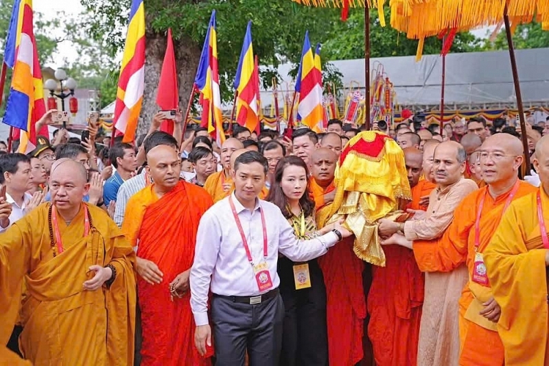 Bắc Giang: Người dân hân hoan mong chờ, chiêm bái Xá lợi Phật