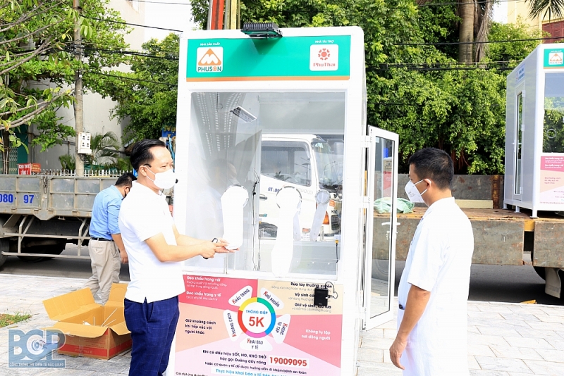 Tập đoàn FLC trao tặng Bắc Giang 3 hệ thống máy xét nghiệm PCR