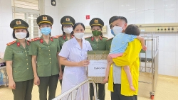 Công an Bắc Giang hỗ trợ trẻ em có hoàn cảnh khó khăn