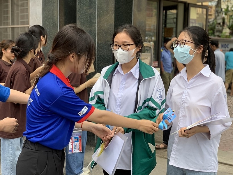 Bắc Giang: Hơn 2.000 thanh niên tình nguyện hỗ trợ sĩ tử thi tốt nghiệp THPT