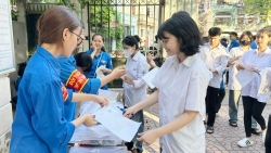 gan 43752 thi sinh bac giang bac ninh du thi mon ngu van