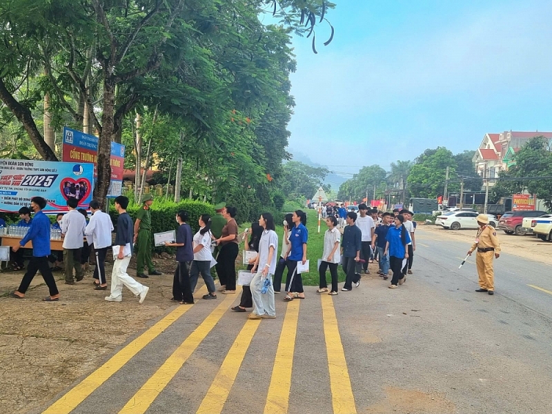 Bắc Giang: Hơn 100 cán bộ CSGT tham gia hỗ trợ kỳ thi tốt nghiệp THPT