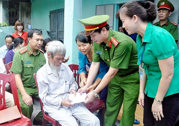 lan toa phong trao den on dap nghia tren dia ban tp cam pha