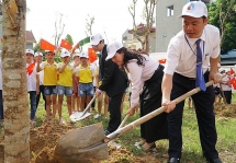 Trồng 1.400 cây xanh tại các trường học năm 2019