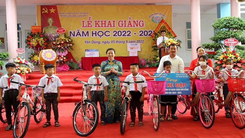 Hơn 495.000 học sinh Bắc Giang háo hức chào đón năm học mới