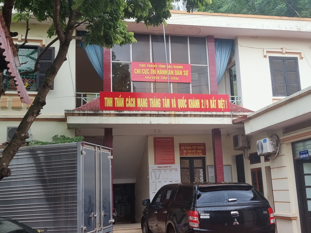 Bắc Giang:  Người dân “mang nợ” vì trúng đấu giá nhưng không được bàn giao tài sản