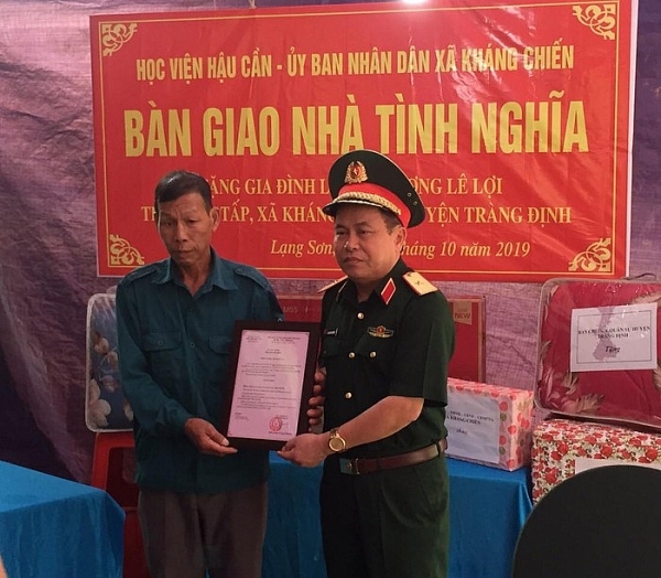 hoc vien hau can trao nha tinh nghia tang than nhan liet si tai lang son