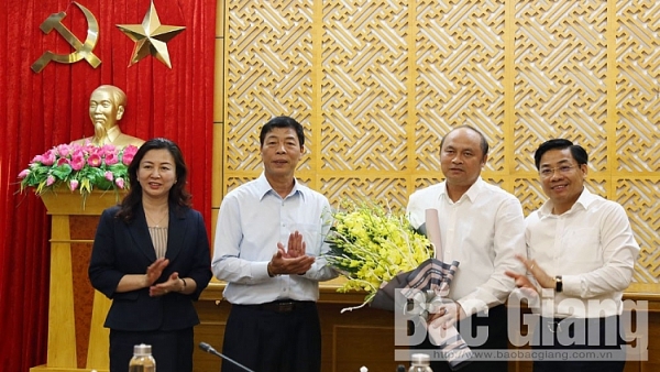 Bắc Giang: Ông Dương Văn Thái nhận chức Phó Bí thư Tỉnh ủy bac giang pho chu tich ubnd tinh nhan chuc pho bi thu tinh uy