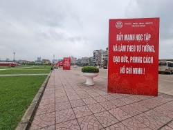 Đường phố Bắc Giang rực rỡ cờ hoa kỷ niệm 60 năm Ngày Bác Hồ về thăm