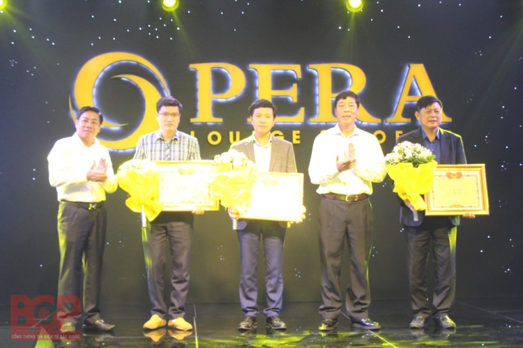 Bắc Giang quyết tạo cú hích cho doanh nghiệp vào đầu tư bac giang quyet tao cu hich cho doanh nghiep vao dau tu