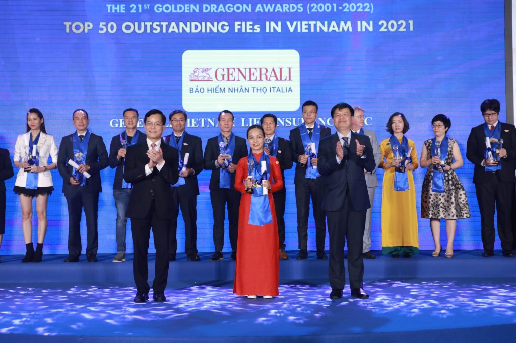 Generali Việt Nam được vinh danh “Công ty bảo hiểm có sản phẩm liên kết đơn vị hàng đầu Việt Nam” tại Giải thưởng Rồng Vàng 2022