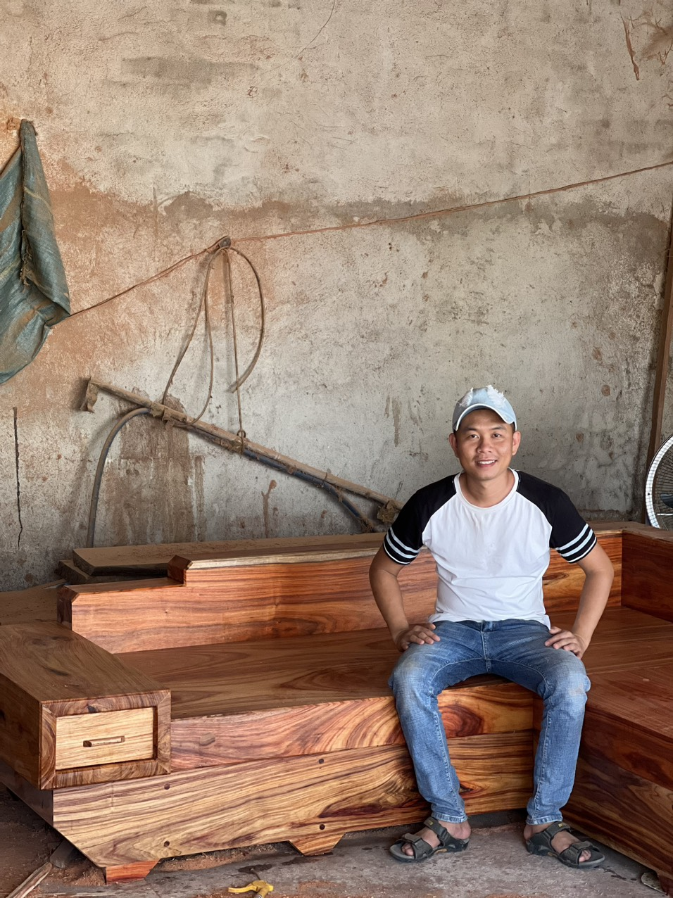 Lê Ngọc Hữu: Từ công nhân đến chủ doanh nghiệp gỗ uy tín Lê Ngọc Hữu: Từ công nhân đến chủ doanh nghiệp gỗ uy tín