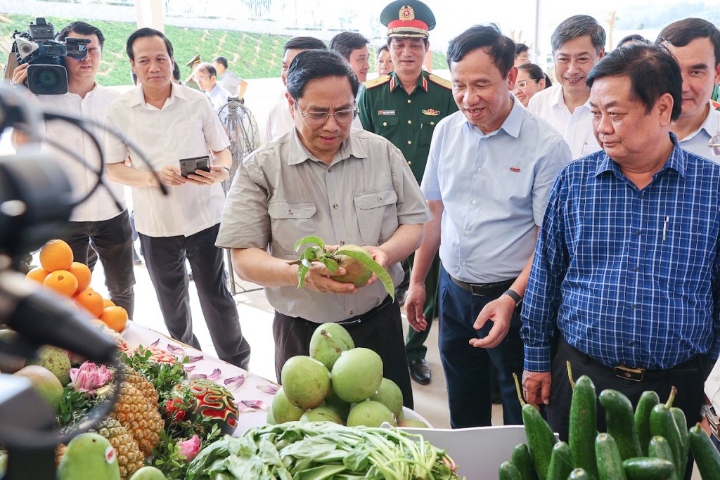 Thủ tướng bấm nút khởi công dự án &amp;quot;Tổ hợp Thiên đường sữa Mộc Châu&amp;quot; vốn đầu tư 3.150 tỷ đồng