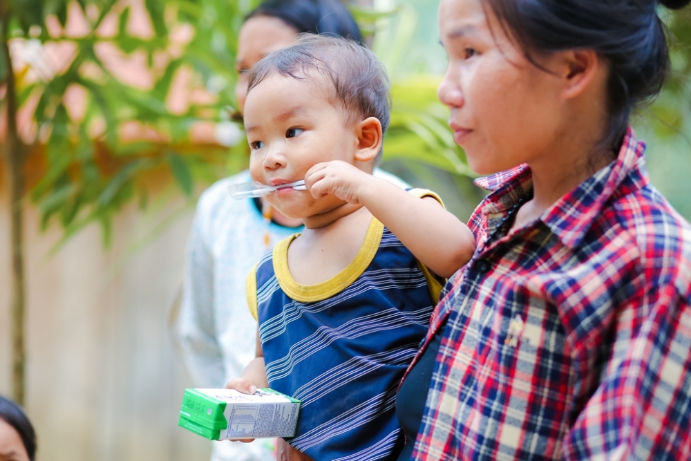 quang nam no luc de dua sua len truong hoc vung cao