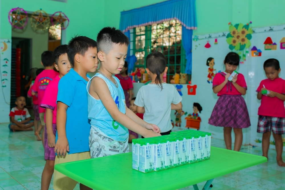 quang nam no luc de dua sua len truong hoc vung cao