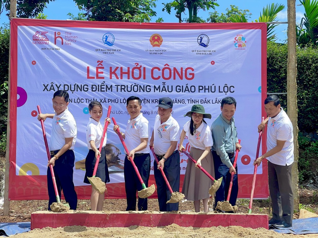 Hình 18: Dự án điểm trường mới được Generali Việt Nam, Quỹ BTTEVN và Quỹ BTTE tỉnh Đắk Lắk khởi công từ tháng 8 năm 2022 và hoàn thành sau 11 tuần rốt ráo triển khai để kịp đưa vào sử dụng trong năm học 2022-2023.