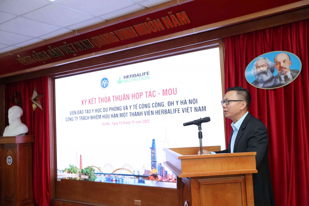 Herbalife Việt Nam trao học bổng cho 20 sinh viên và bác sĩ nội trú xuất sắc ngành Dinh dưỡng - Đại học Y Hà Nội
