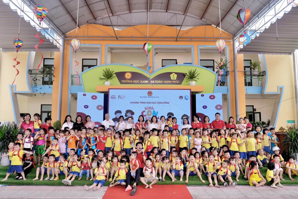 “Sinh Con, Sinh Cha” là dự án tâm huyết của Generali cùng Quỹ Bảo trợ Trẻ em Việt Nam, giúp nâng cao kiến thức làm cha mẹ cho hàng ngàn phụ huynh, giáo viên mầm non.