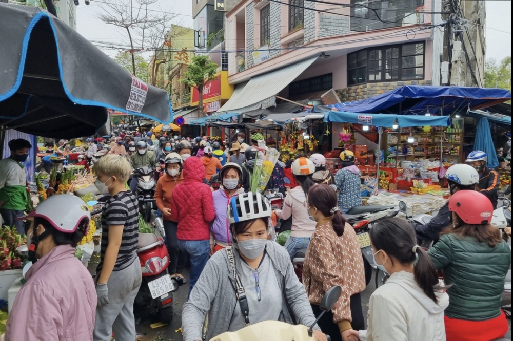 Bi hài chuyện bạn trẻ về quê ăn Tết