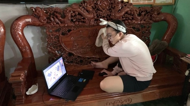 Bi hài chuyện bạn trẻ về quê ăn Tết