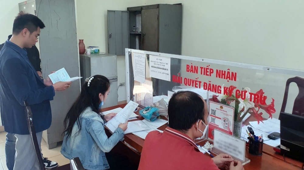 Hà Nội tạm dừng yêu cầu xác nhận cư trú cho học sinh chuyển cấp học