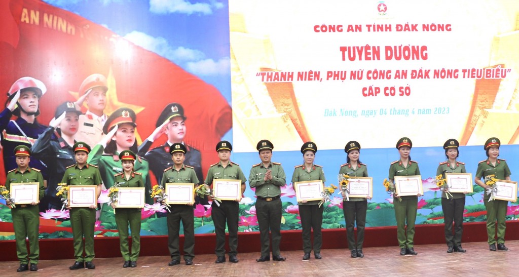11 thanh niên, phụ nữ công an Đắk Nông tiêu biểu cấp cơ sở năm 2022 được vinh danh