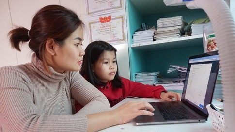 Học trực tuyến giúp thu hẹp khoảng cách giáo dục