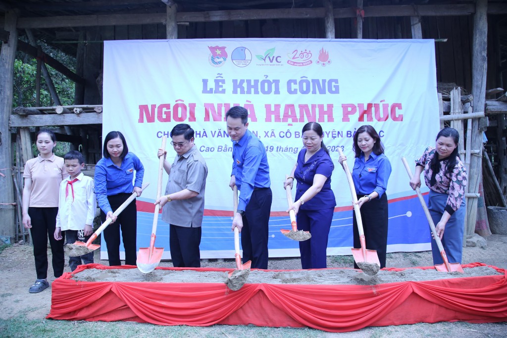 Dịp này, Trung ương Hội LHTN Việt Nam cũng khởi công tặng Ngôi nhà hạnh phúc
