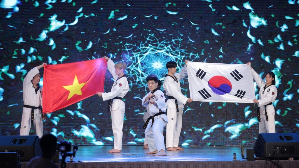 Người dân Thủ đô nô nức tham dự Lễ hội "Con đường văn hóa Hàn Quốc"