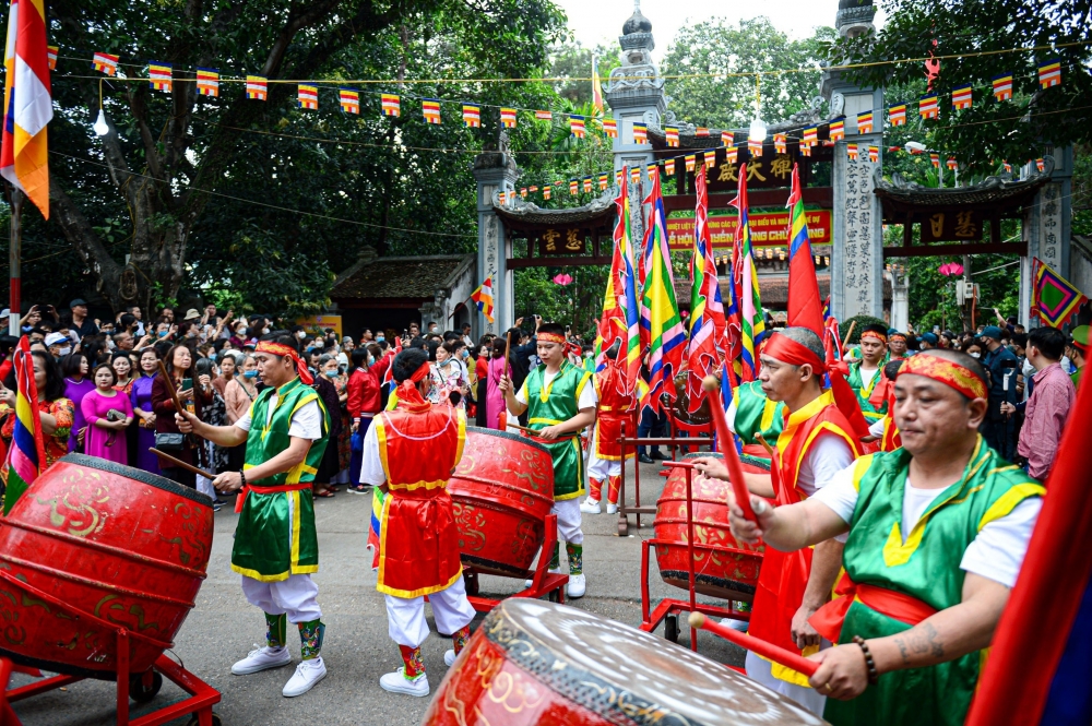 Tưng bừng hội chùa Láng với nhiều nghi lễ truyền thống được phục dựng